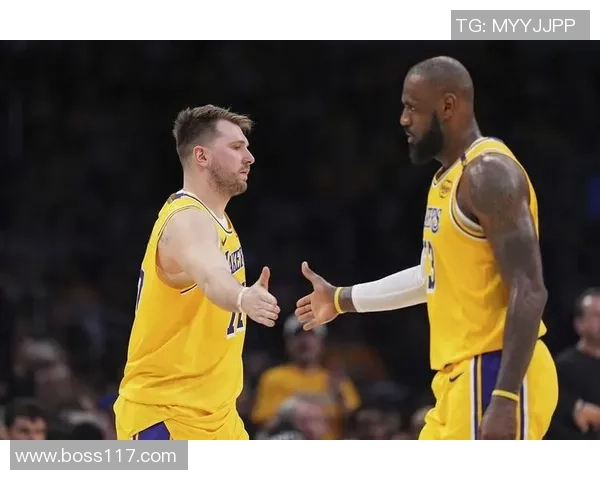 2015年1月湖人与步行者的激烈对决回顾及精彩瞬间分析