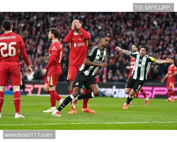 英联杯半决赛曼城对曼联精彩录像回顾与赛后分析